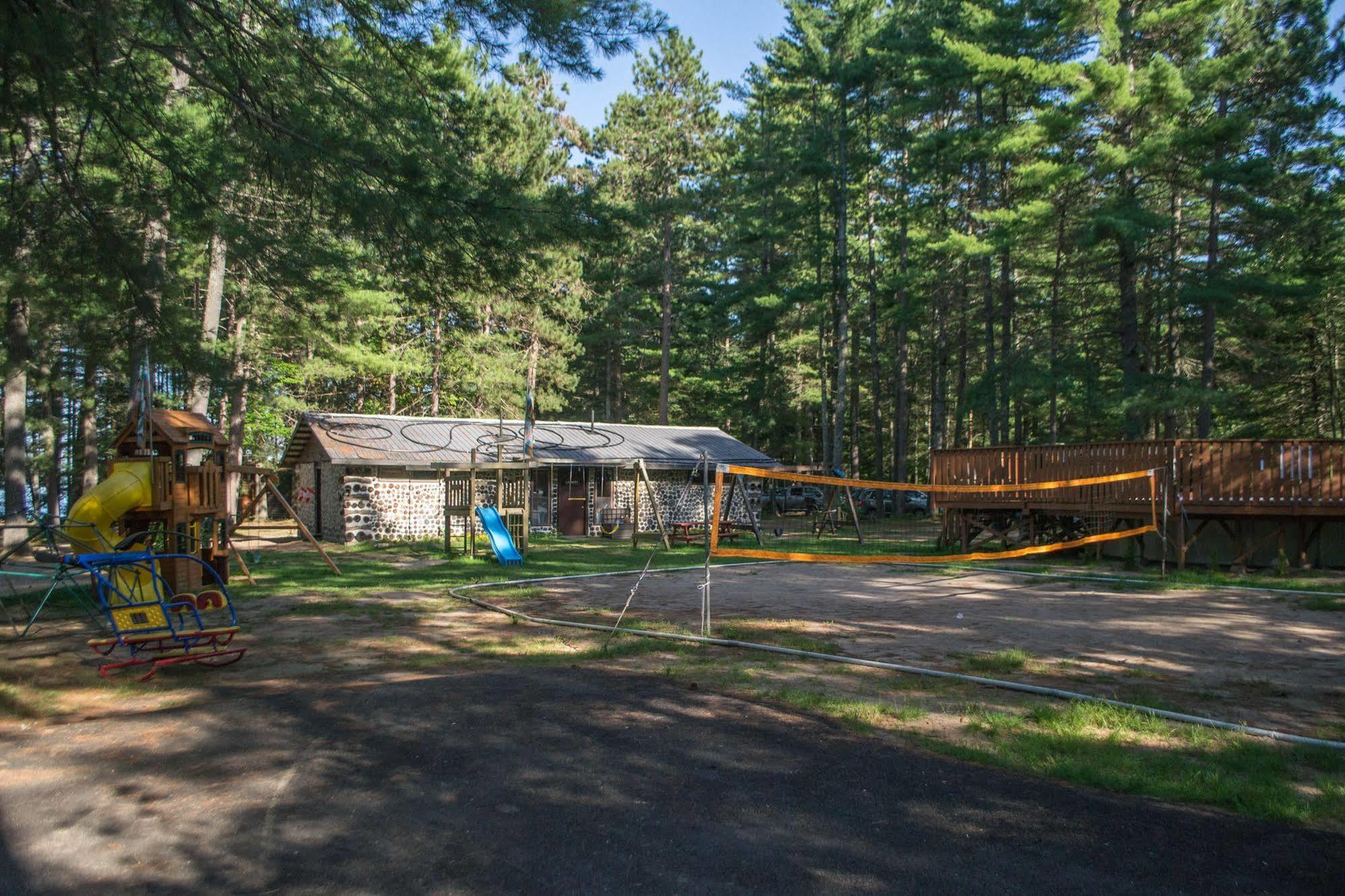 Pine Valley Resort Stonecliffe Екстер'єр фото